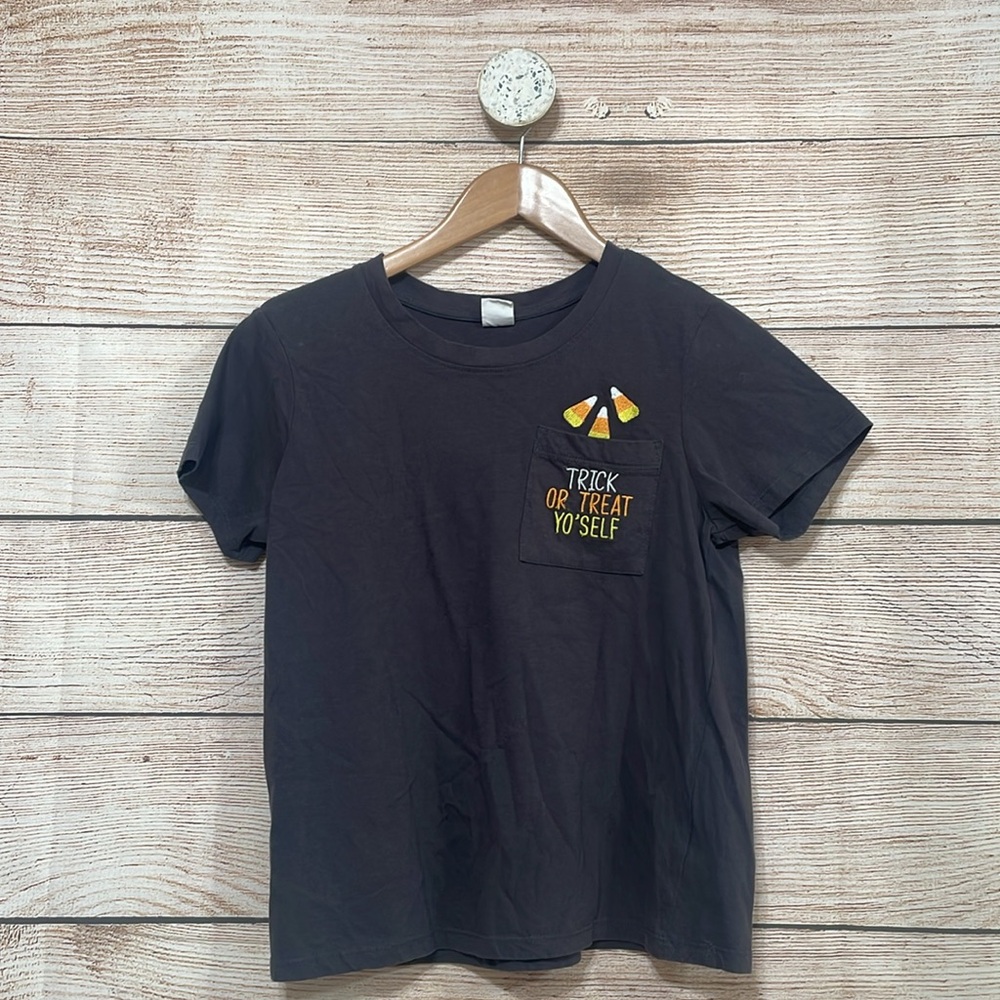 La Luna Medium Grey Trick Or Treat Yo’Self Short Sleeve Shirt